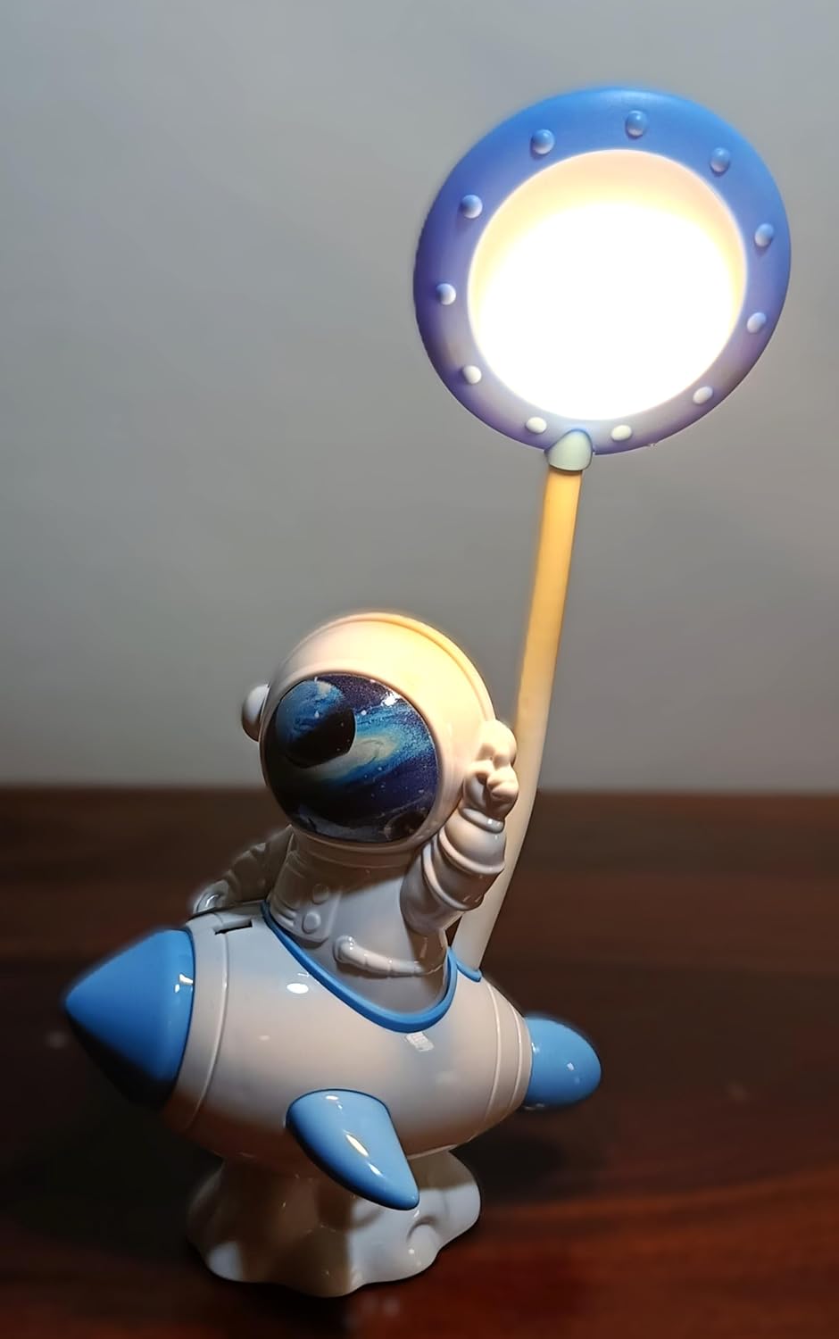 Arjoos | Space Astronaut Night Lamp for Kids – Cute Space-Themed Bedside Light in Blue & White | Eye-Friendly Soft LED Light | Perfect for Baby Nursery, Kids Room & Gifts | Birthday Gifts for Kids - Pack of 1 - ( Ages - 3+ )